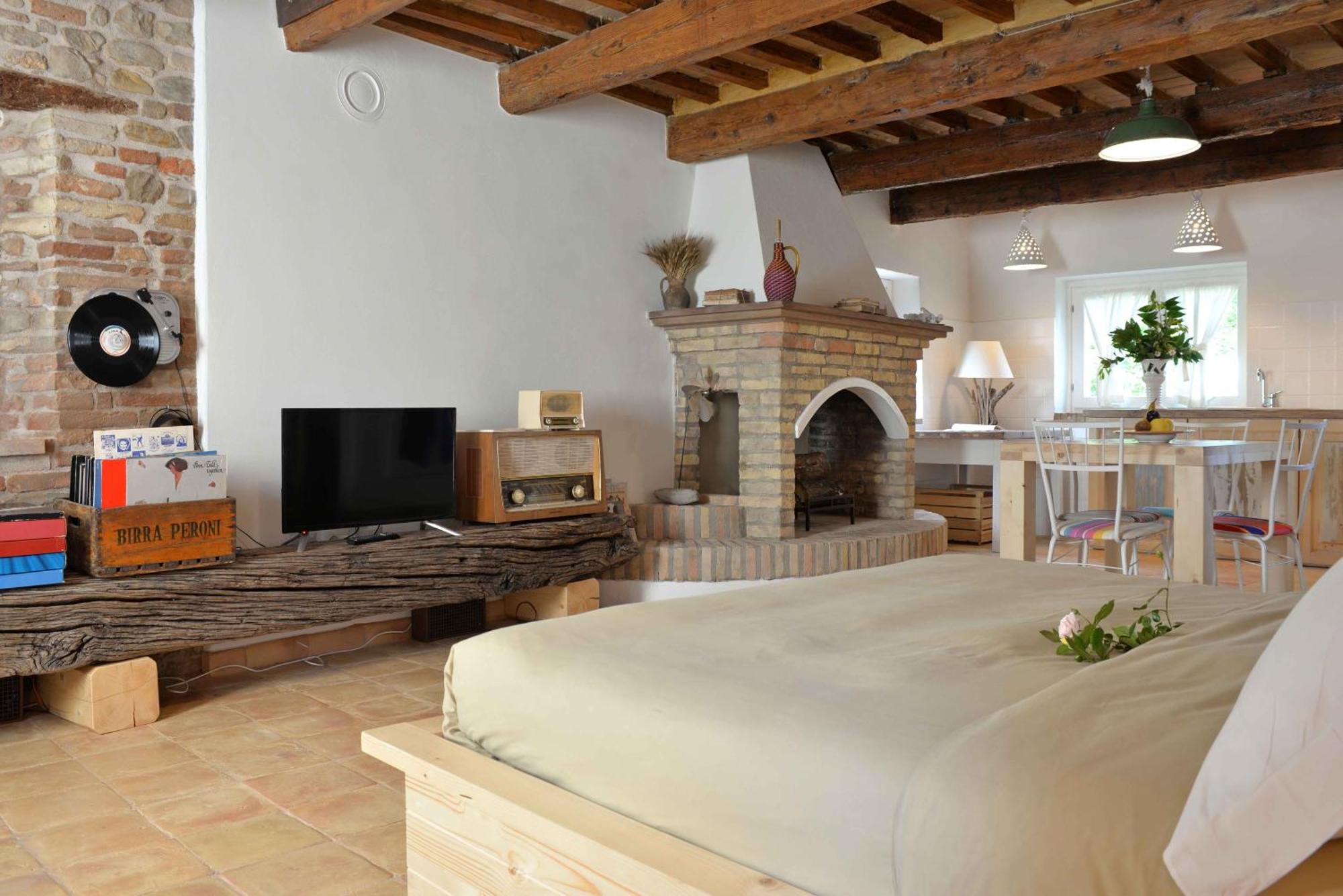 Castello Di Granarola - Dimora Storica, Suites E Appartamenti Градара Екстериор снимка
